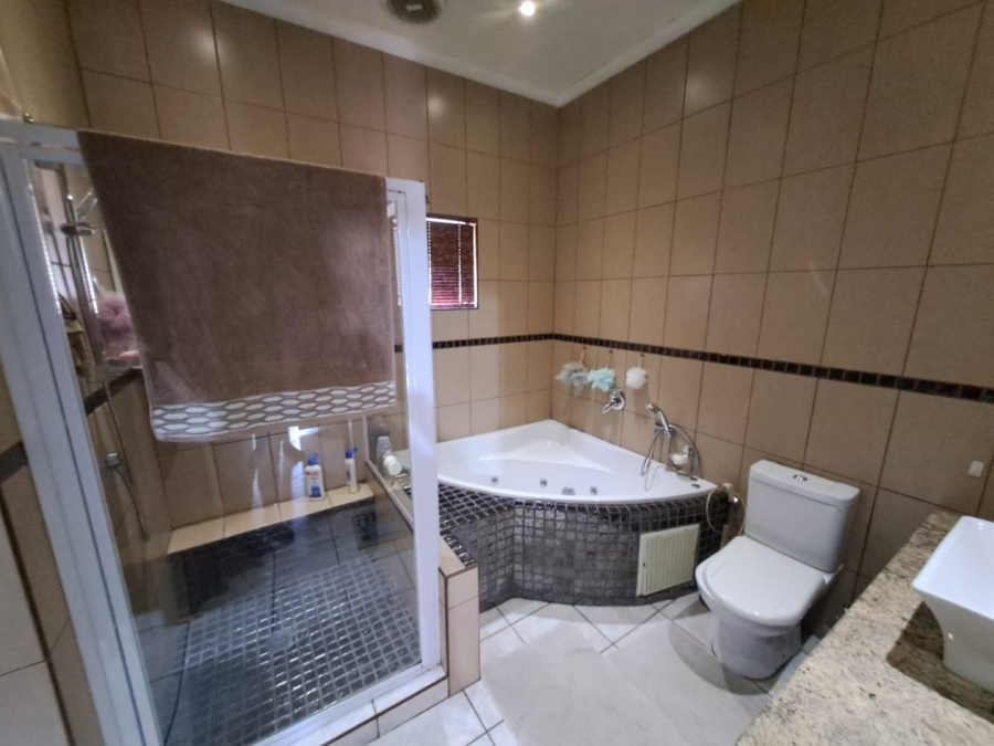 4 Bedroom Property for Sale in Sasolburg Ext 4 Free State